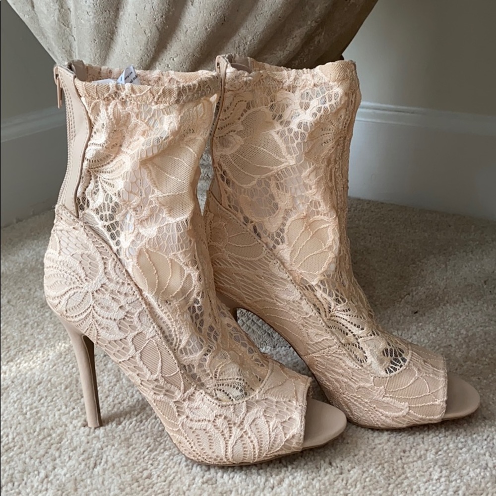 Qupid cream lace fabric booties open toe